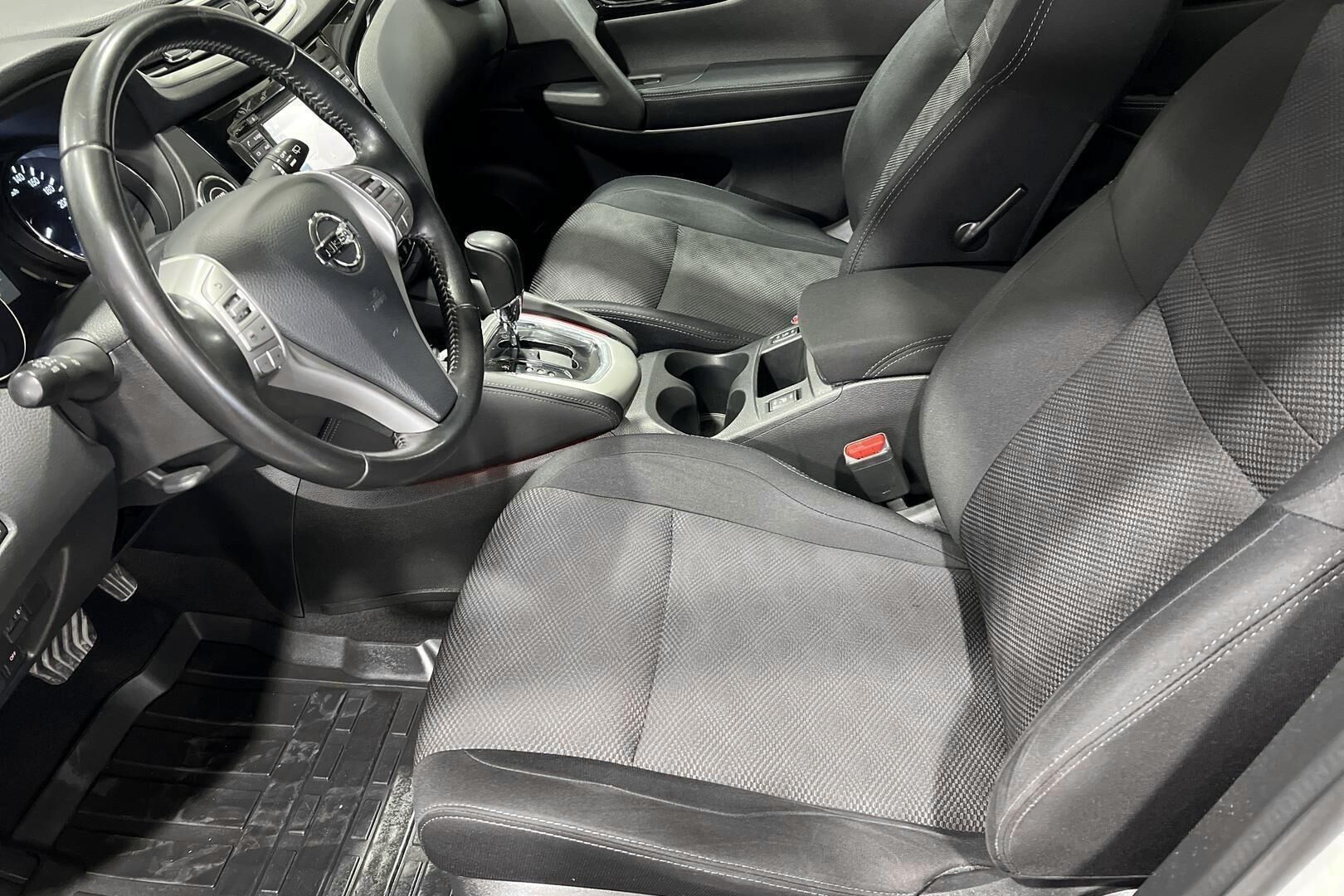 Nissan Qashqai iso kuva 9