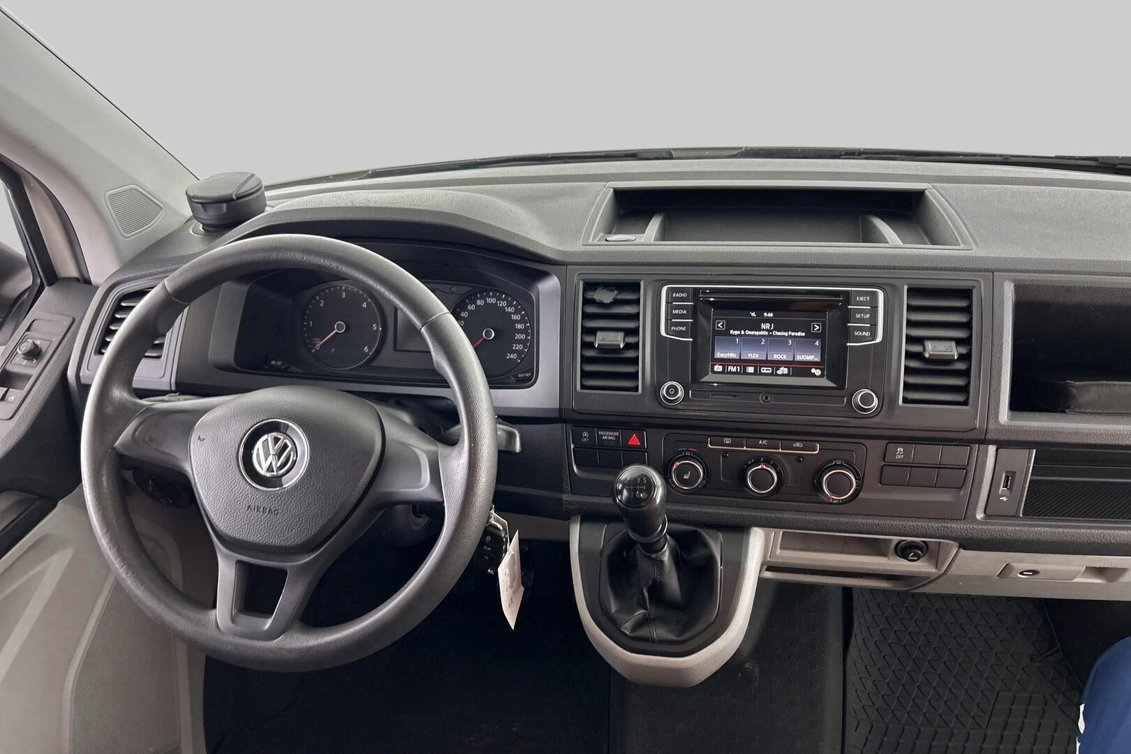 Volkswagen Transporter iso kuva 10