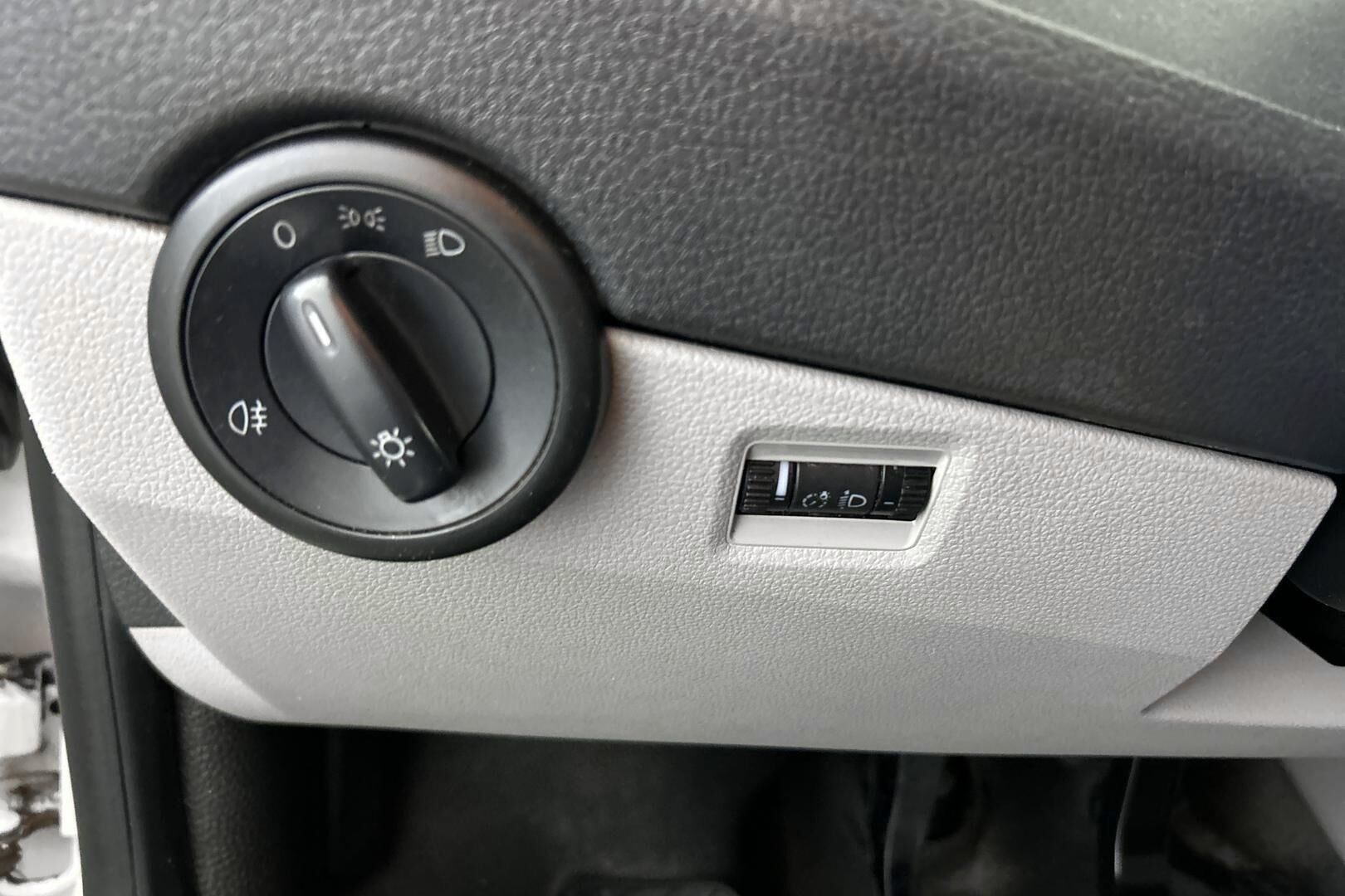 Volkswagen Transporter iso kuva 17