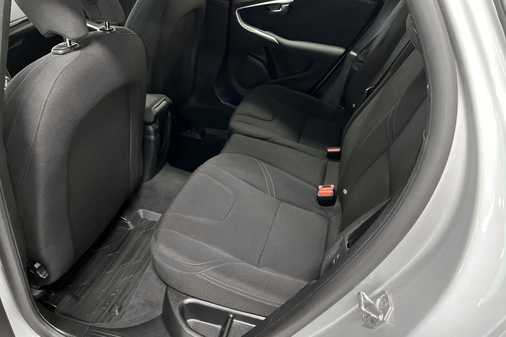 Volvo V40 iso kuva 10