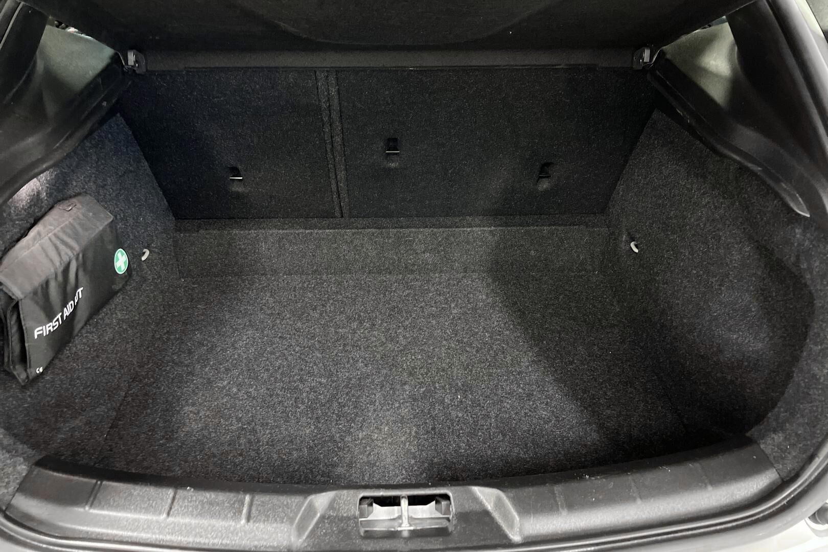Volvo V40 iso kuva 12