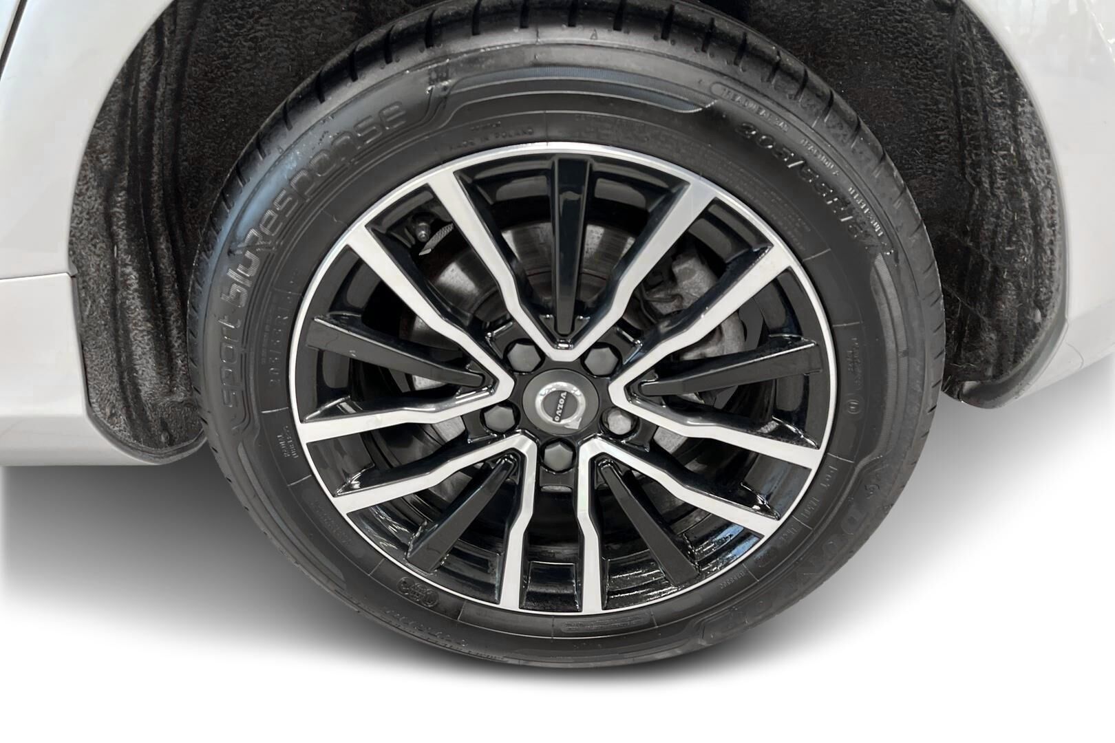 Volvo V40 iso kuva 13