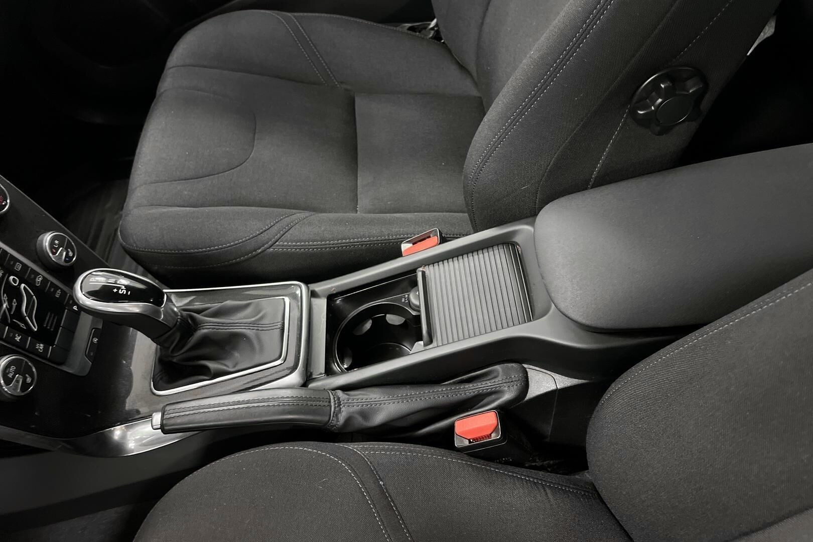 Volvo V40 iso kuva 20
