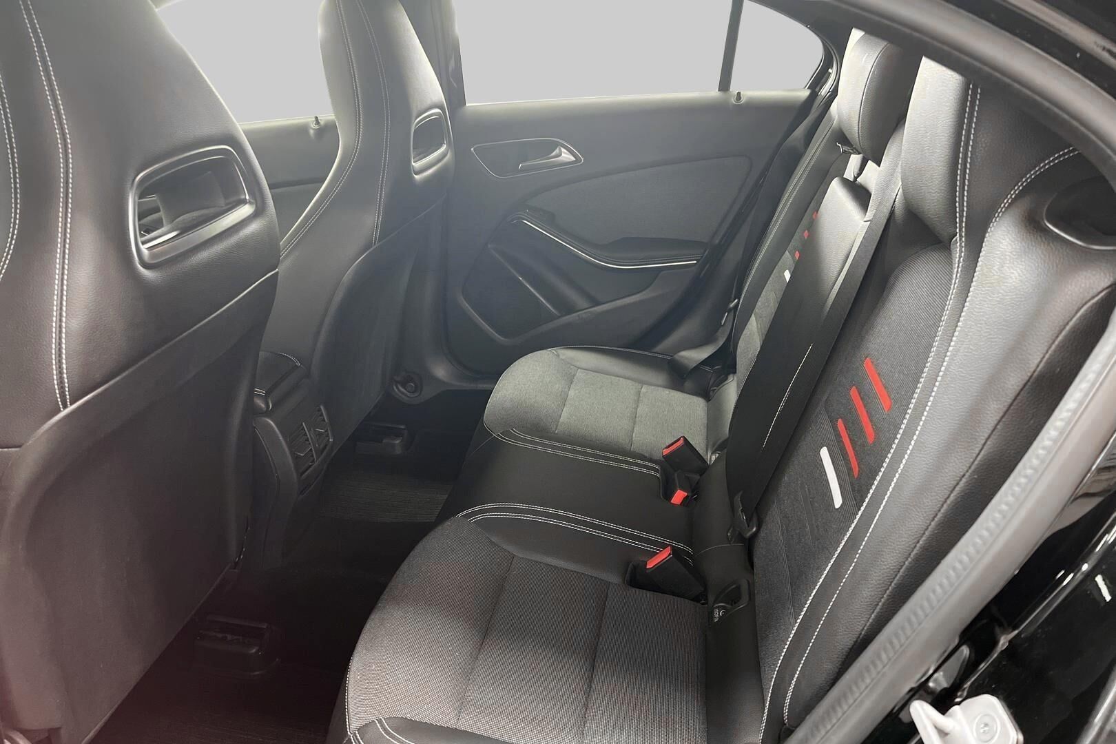 Mercedes-Benz A iso kuva 10