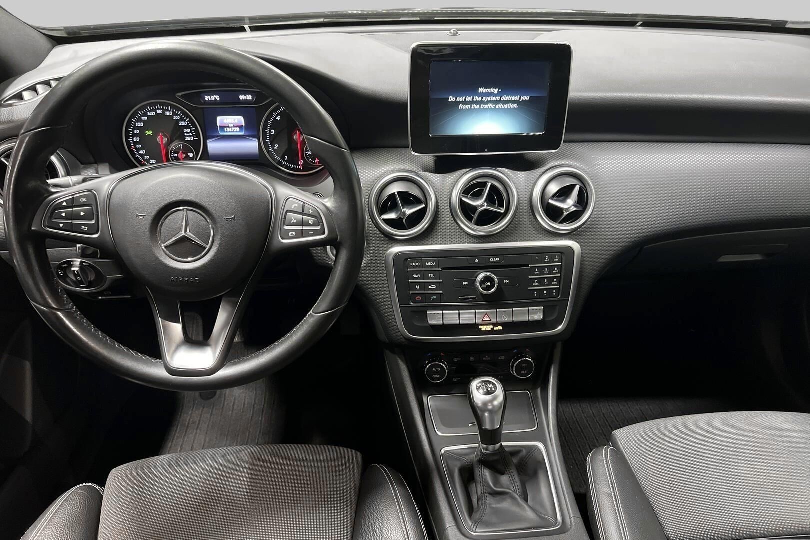 Mercedes-Benz A iso kuva 11