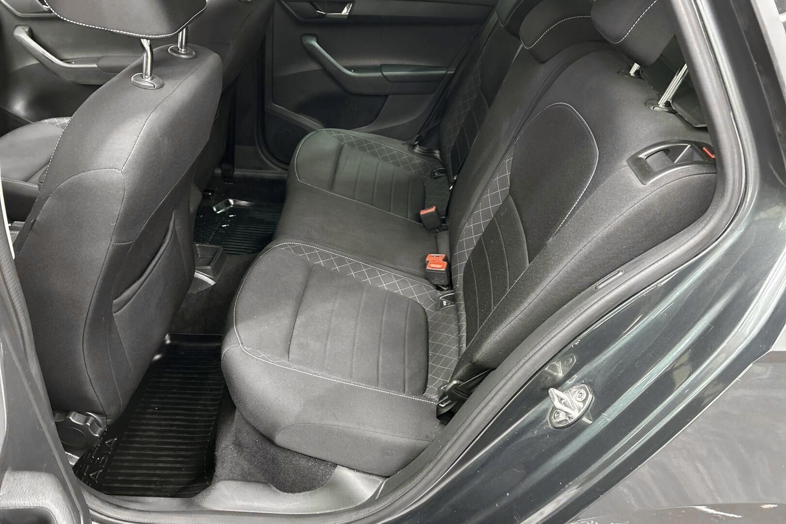 Skoda Fabia iso kuva 10