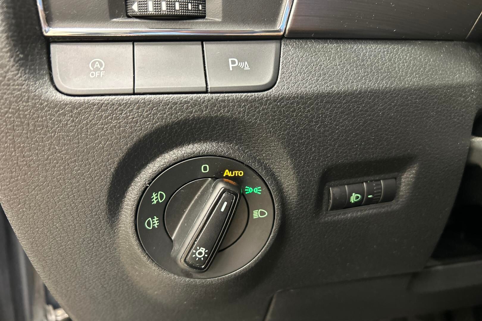 Skoda Fabia iso kuva 21