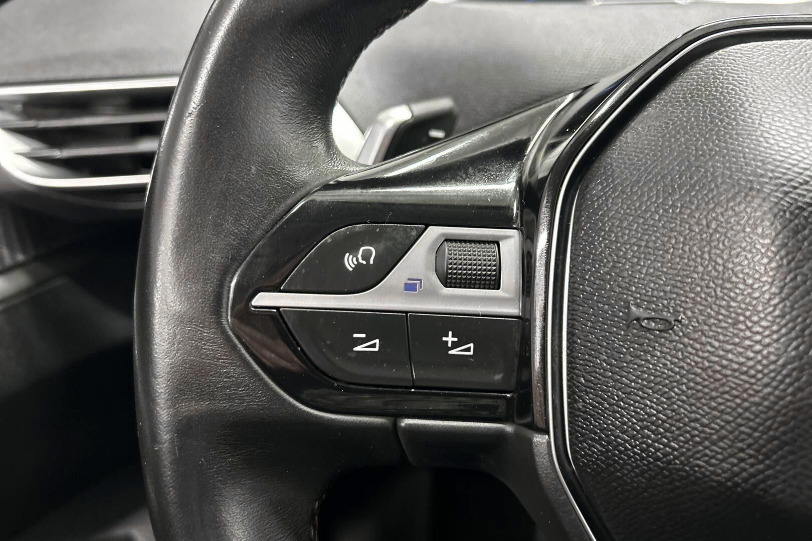 Peugeot 3008 iso kuva 14