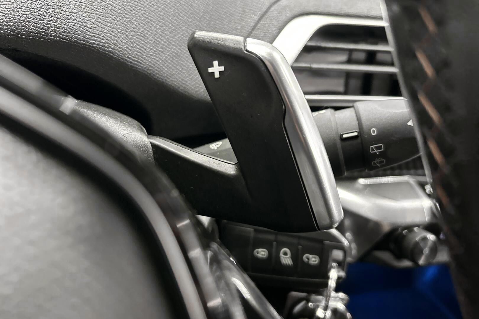 Peugeot 3008 iso kuva 20