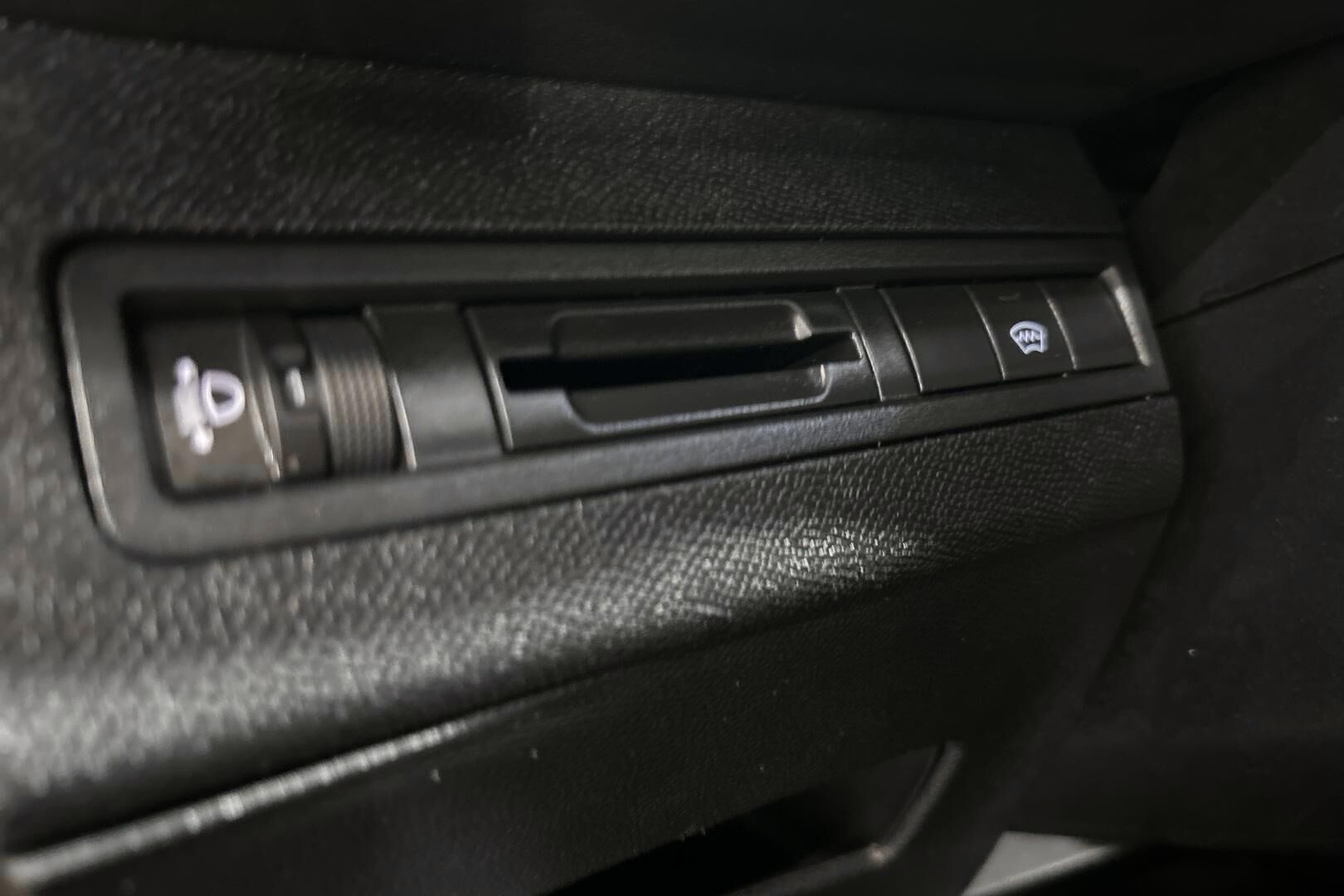 Peugeot 3008 iso kuva 22