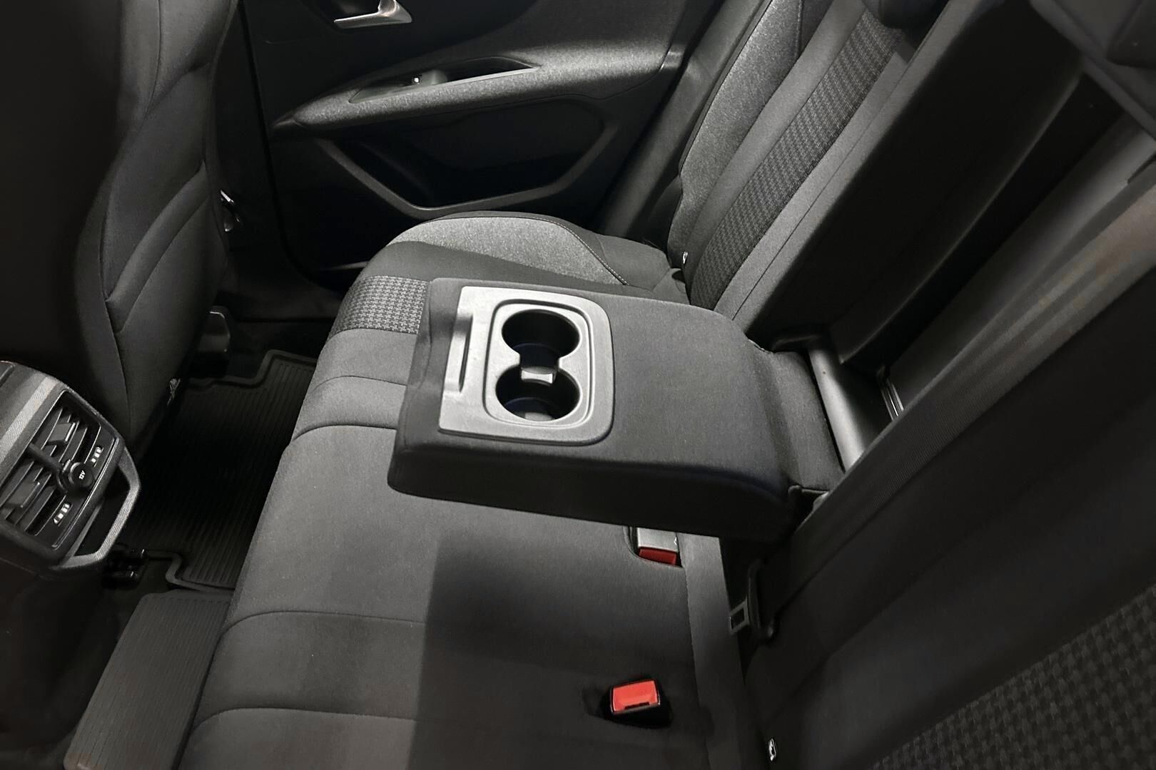 Peugeot 3008 iso kuva 27