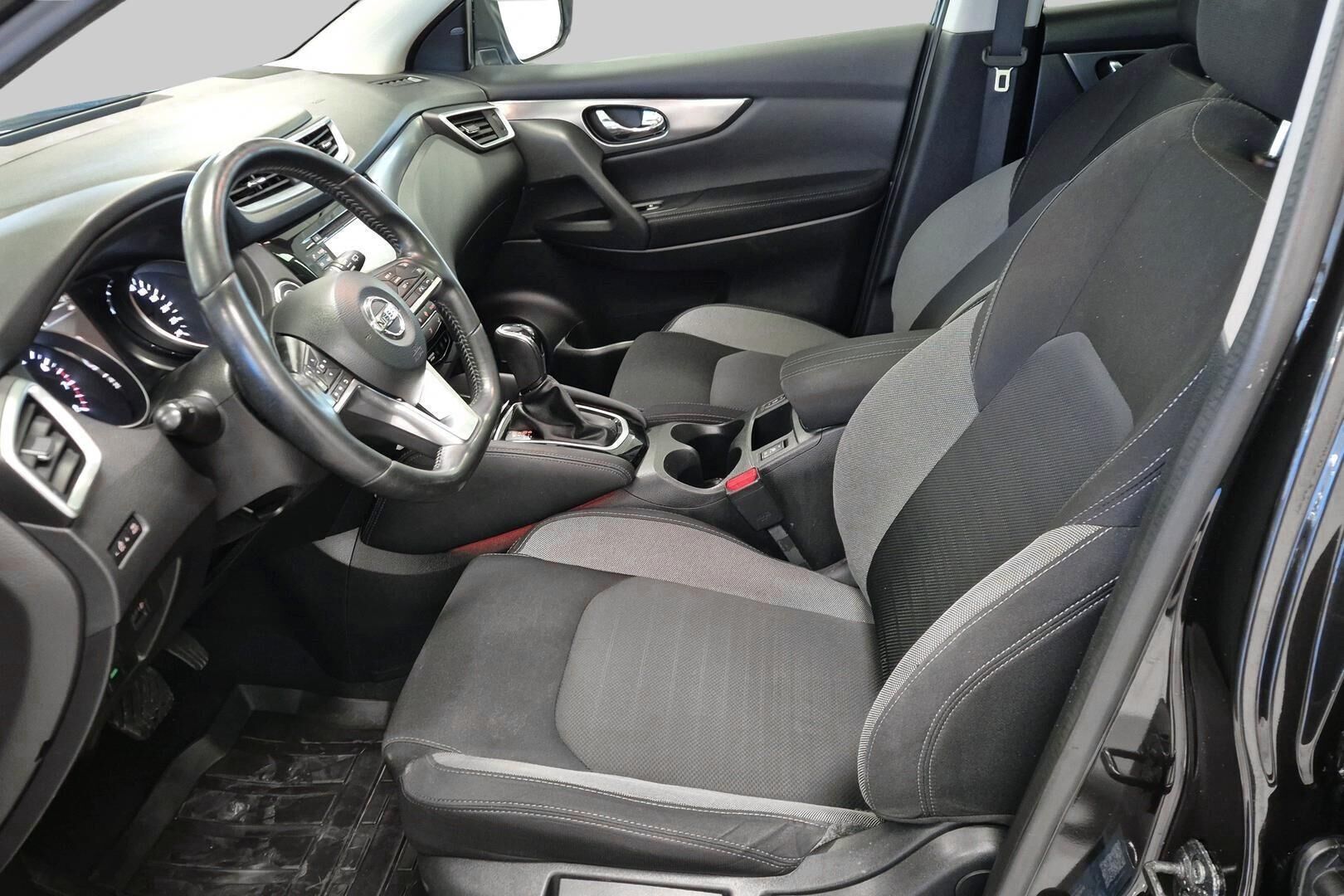 Nissan Qashqai iso kuva 10
