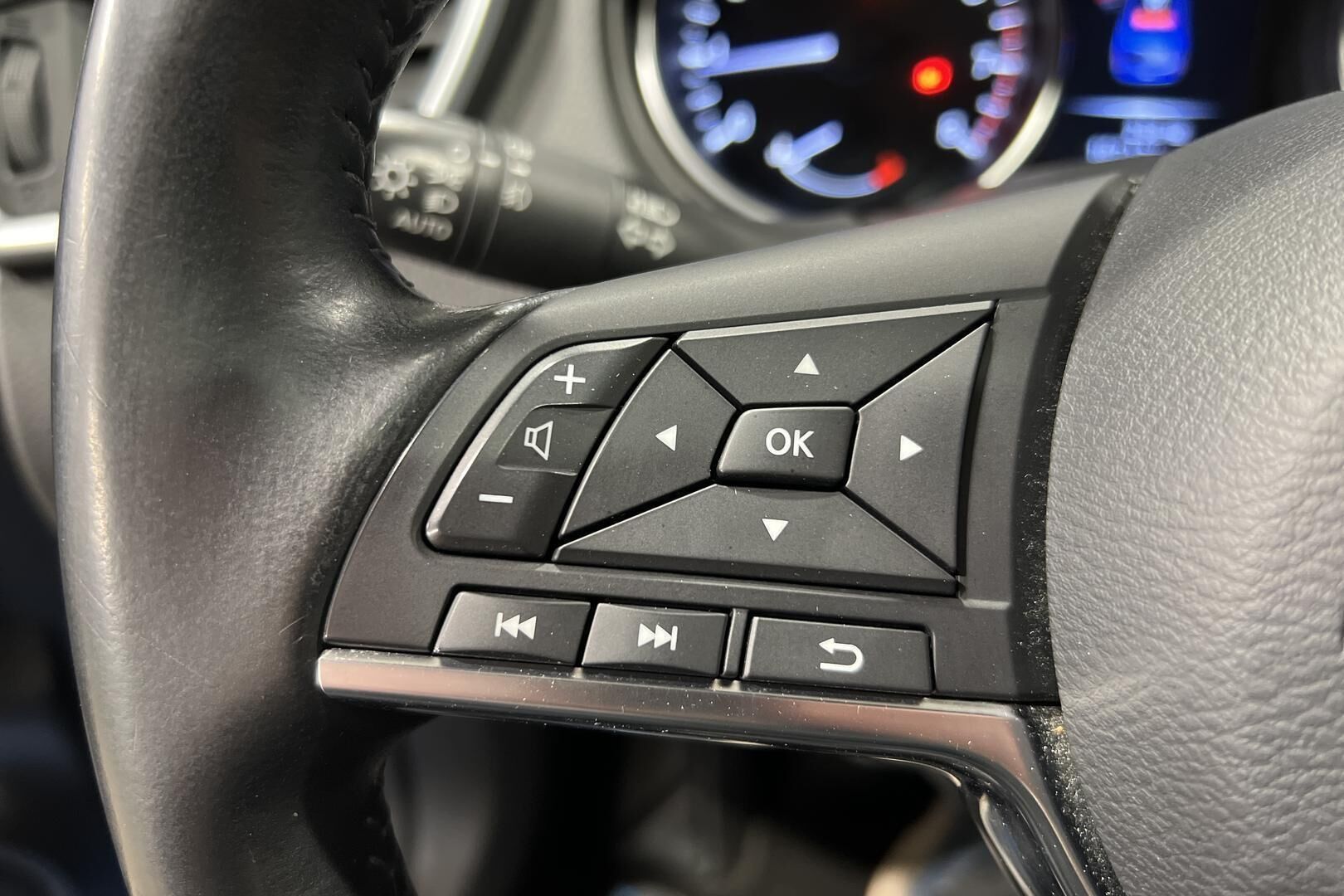 Nissan Qashqai iso kuva 14