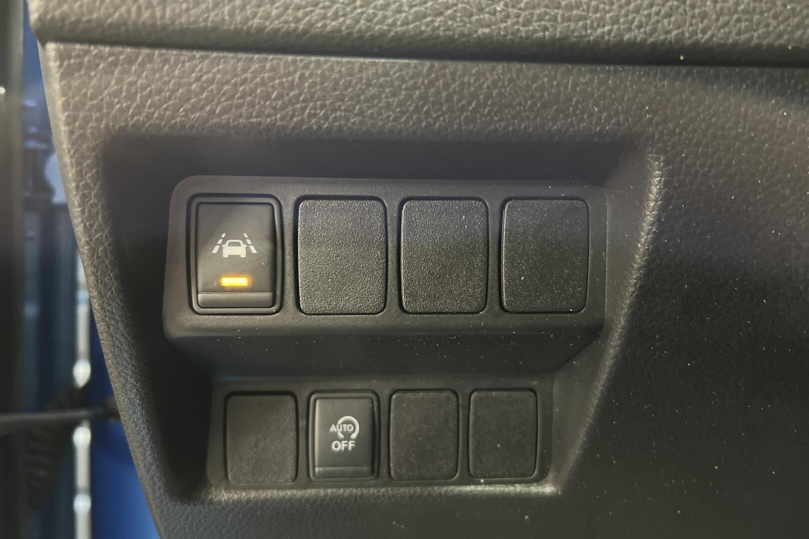 Nissan Qashqai iso kuva 15