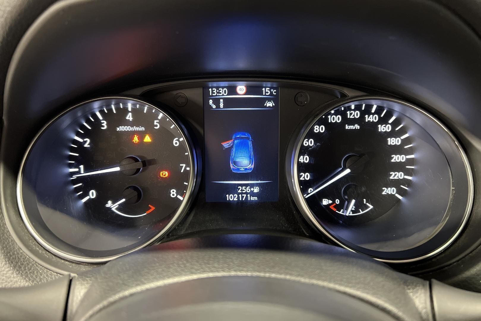 Nissan Qashqai iso kuva 16