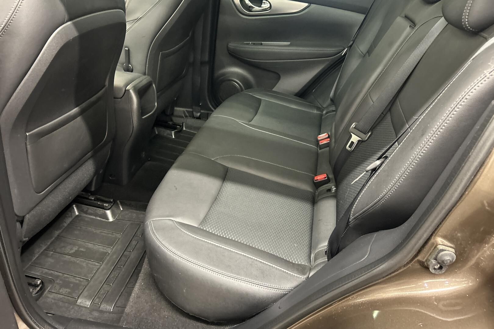 Nissan Qashqai iso kuva 10