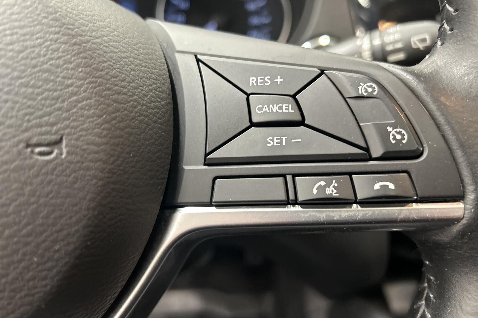 Nissan Qashqai iso kuva 17