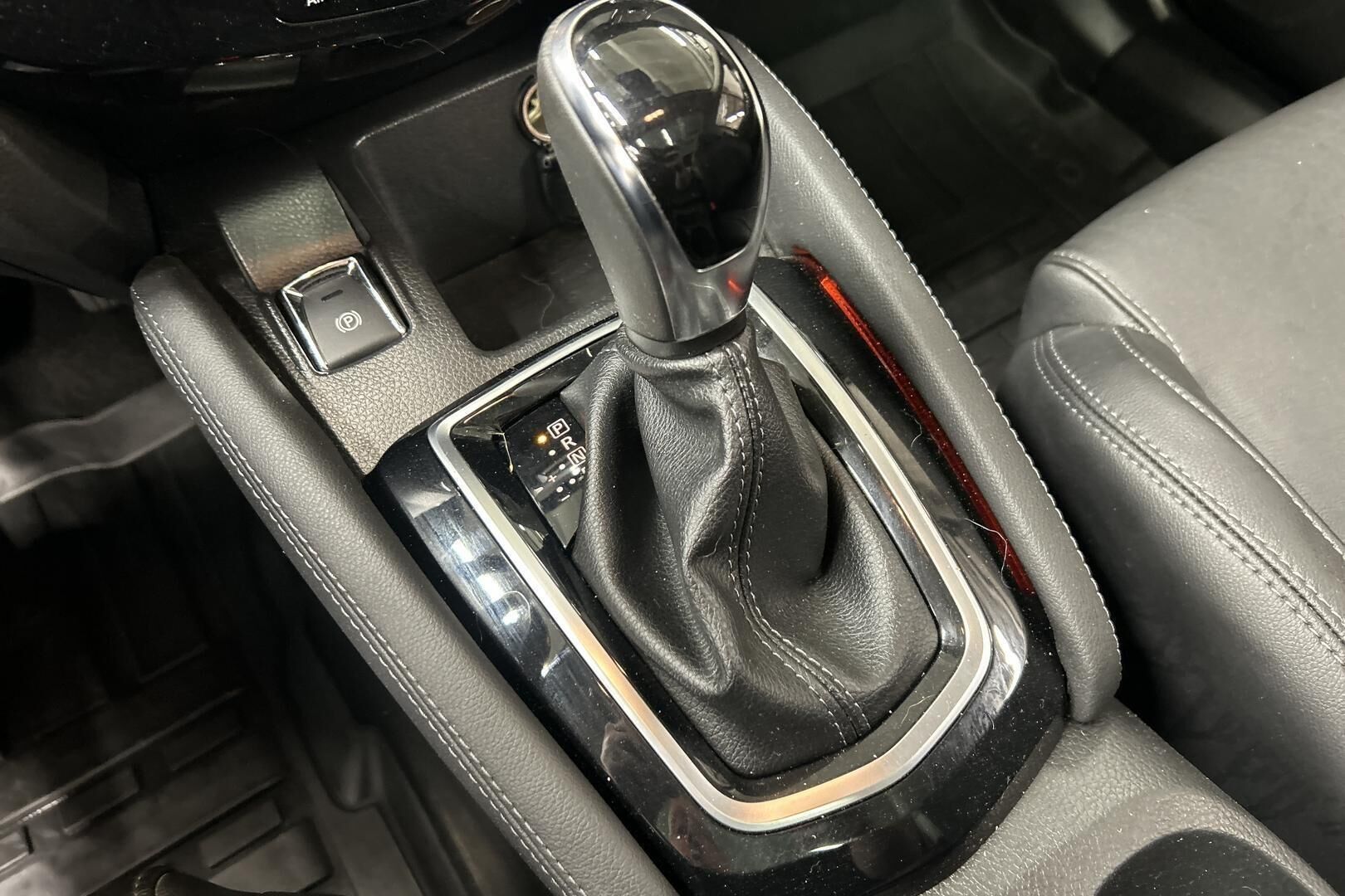 Nissan Qashqai iso kuva 22