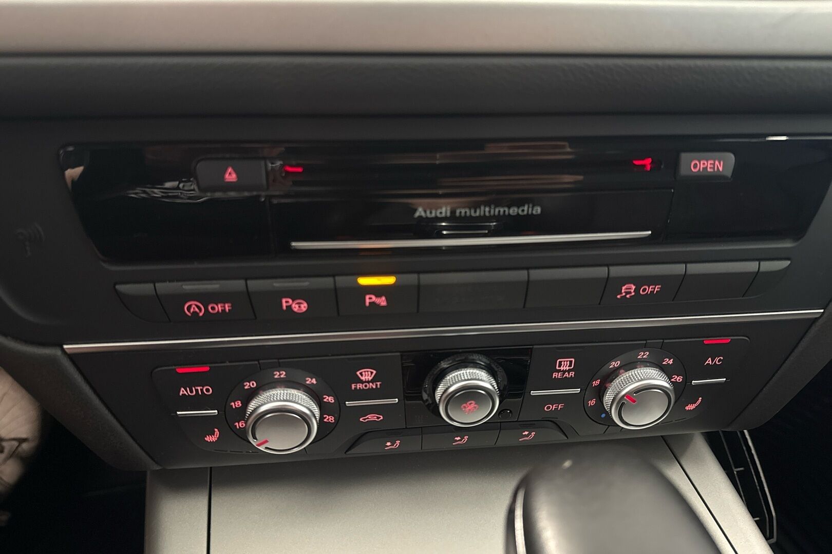 Audi A6 iso kuva 14