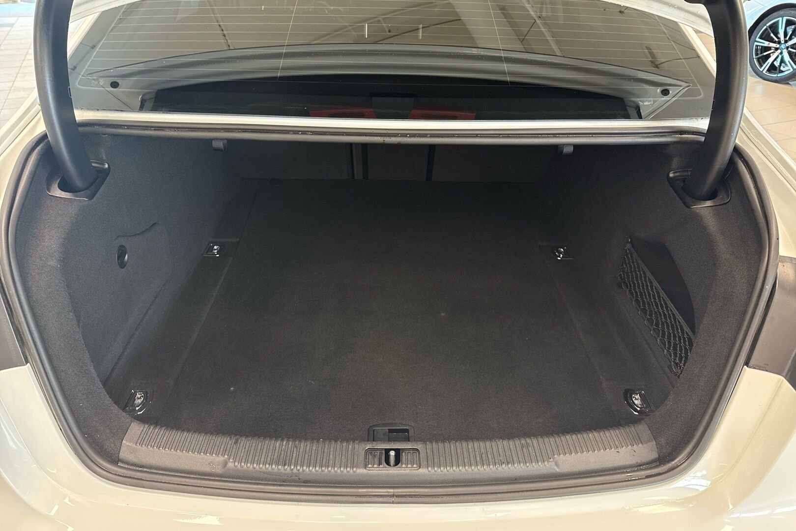 Audi A6 iso kuva 9