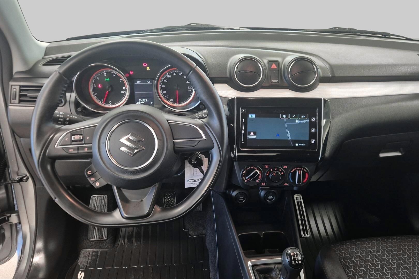 Suzuki Swift iso kuva 11