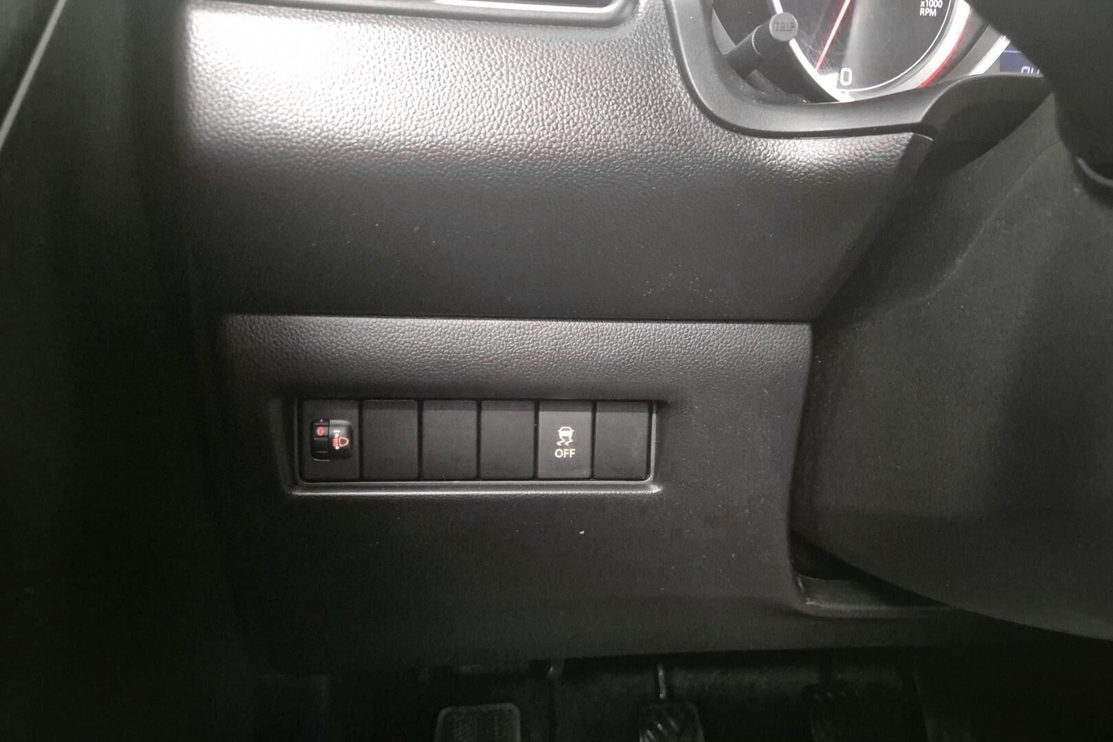 Suzuki Swift iso kuva 21