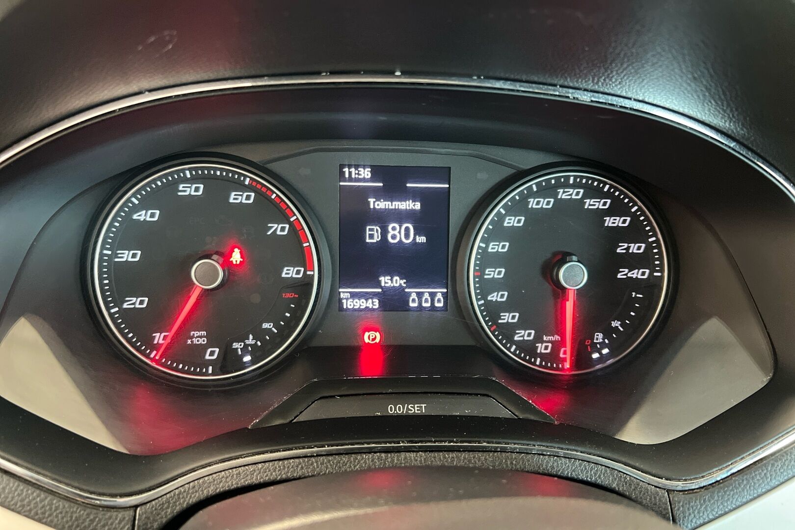 Seat Arona iso kuva 11
