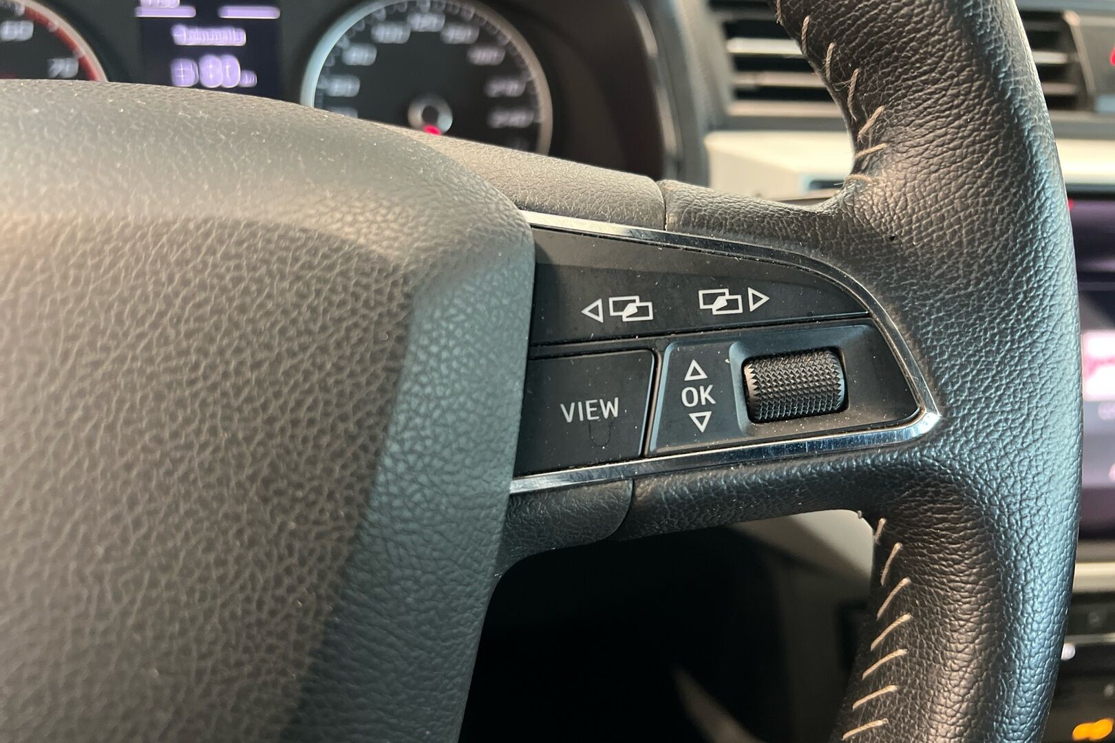 Seat Arona iso kuva 15