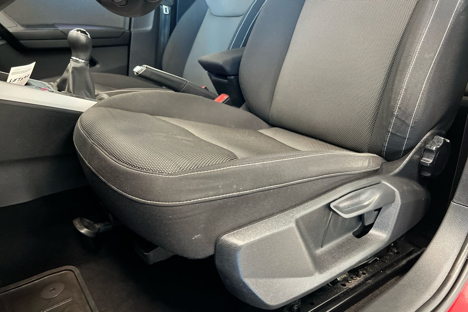 Seat Arona iso kuva 19