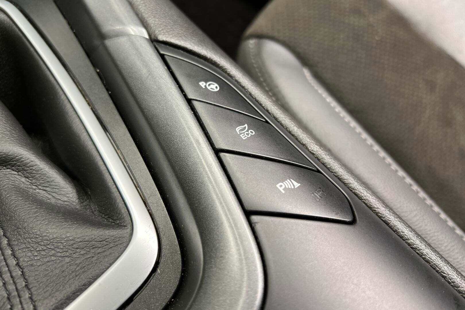 Ford Mondeo iso kuva 21