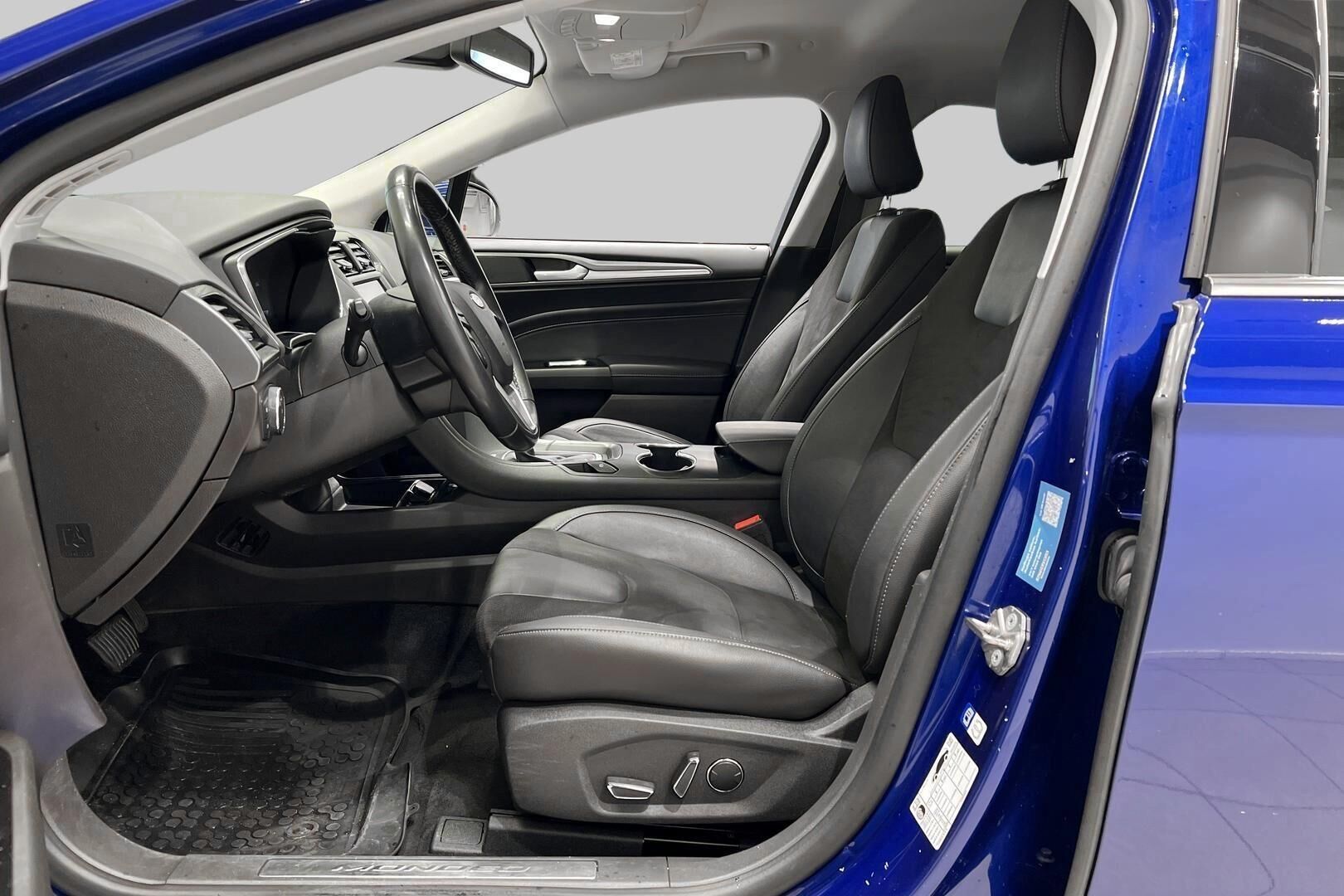 Ford Mondeo iso kuva 9