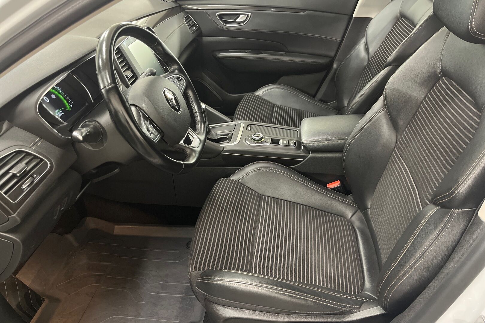 Renault Talisman iso kuva 8