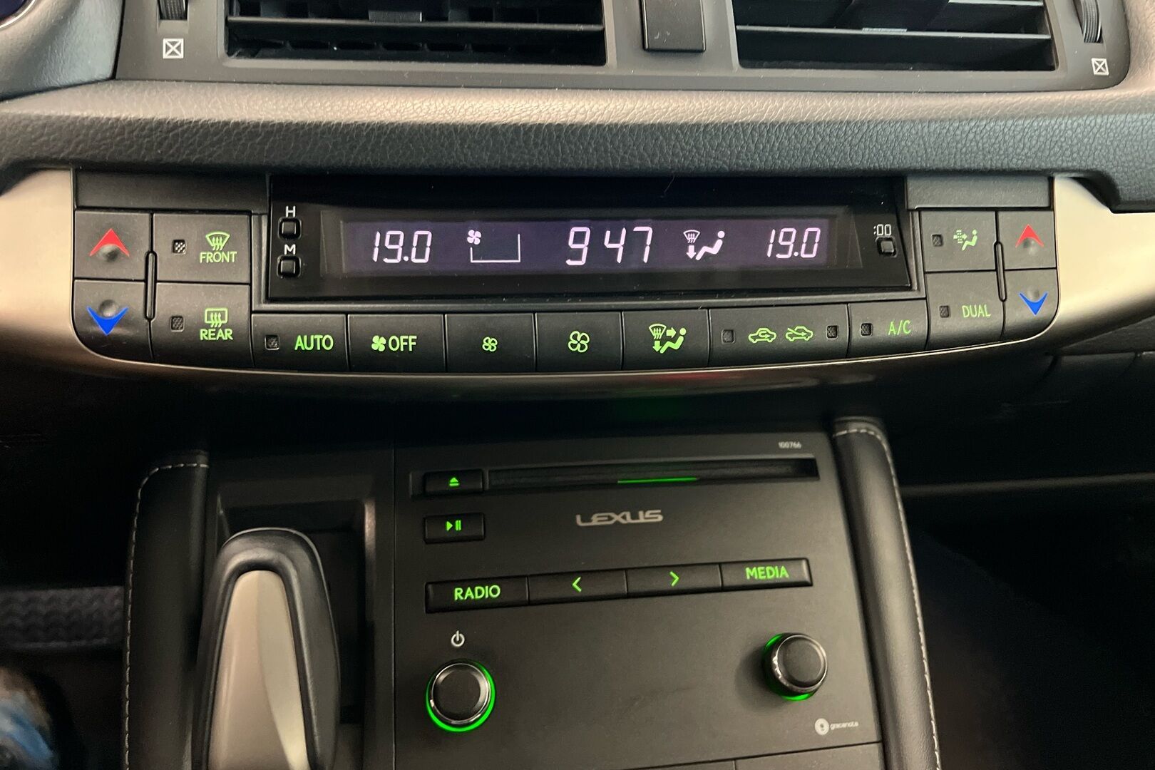 Lexus CT iso kuva 13