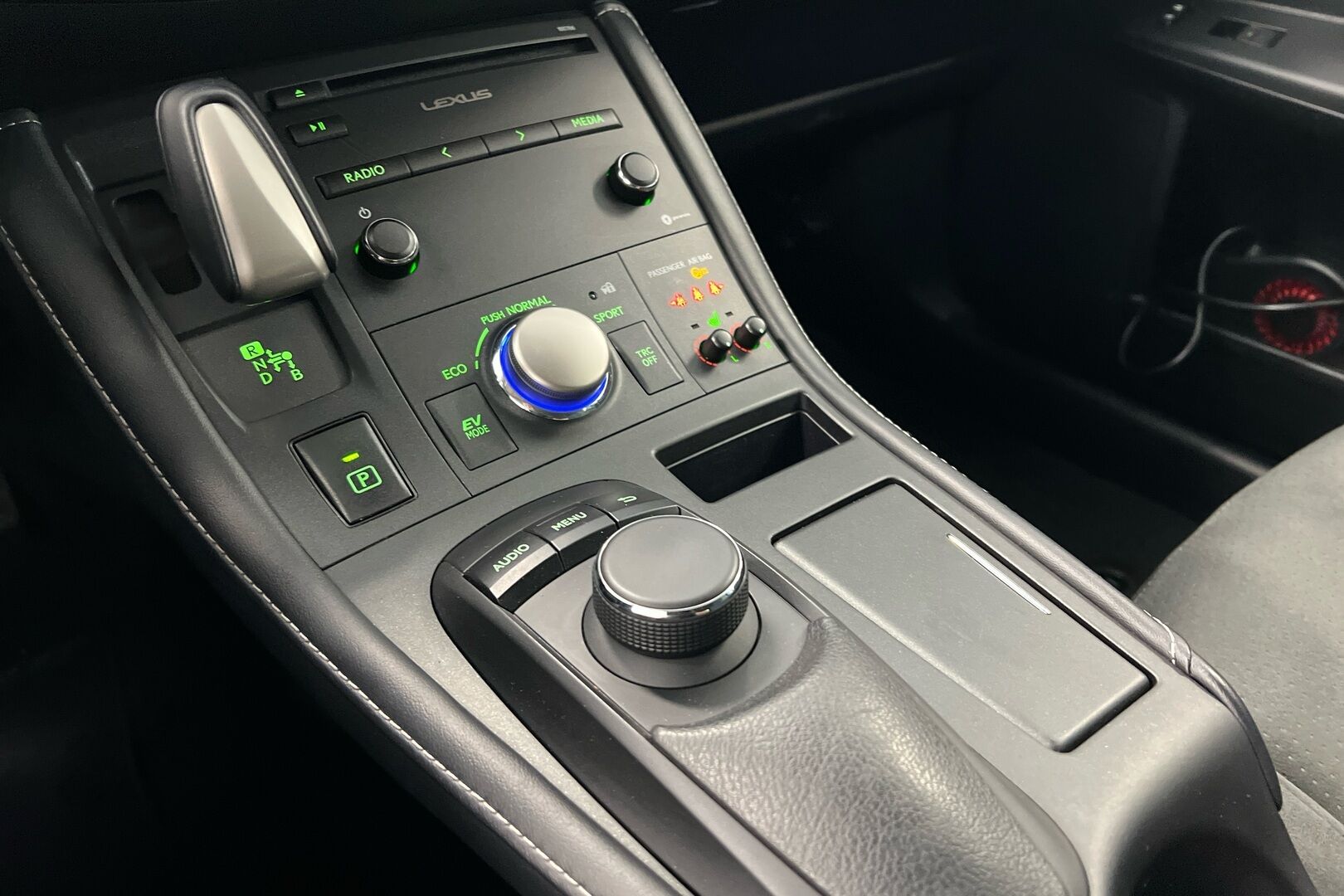 Lexus CT iso kuva 15