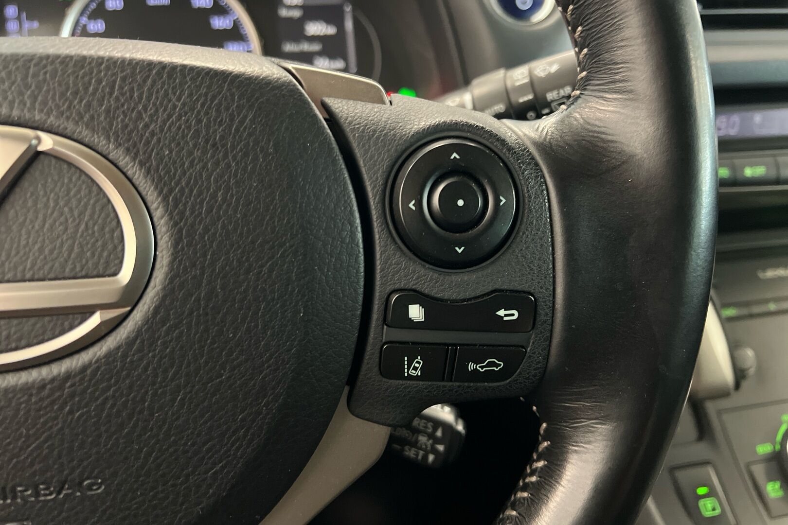 Lexus CT iso kuva 16