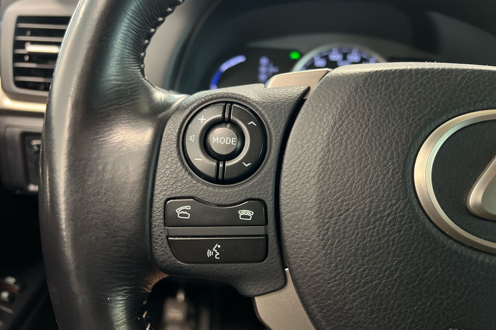 Lexus CT iso kuva 17