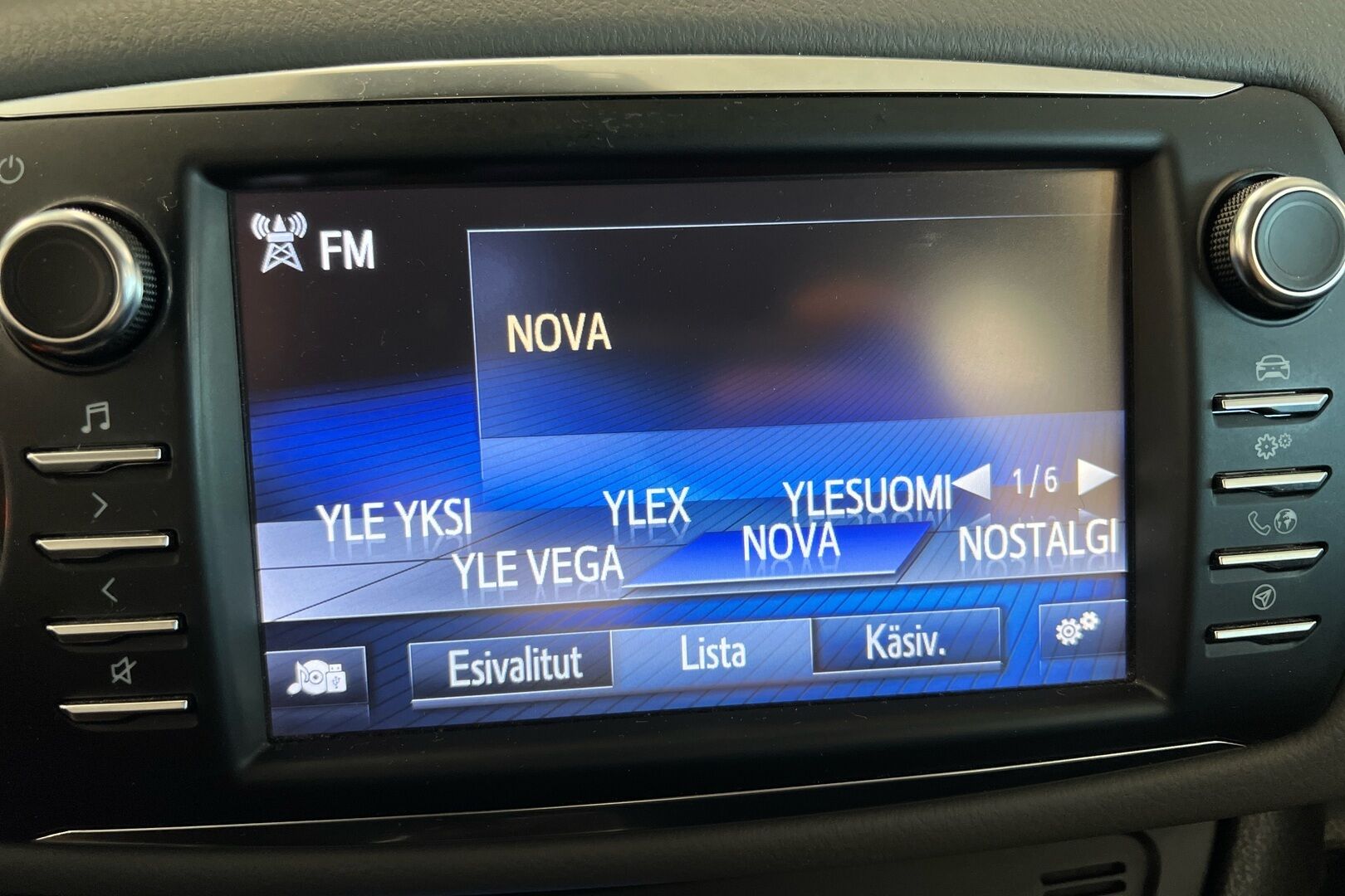 Toyota Yaris iso kuva 7