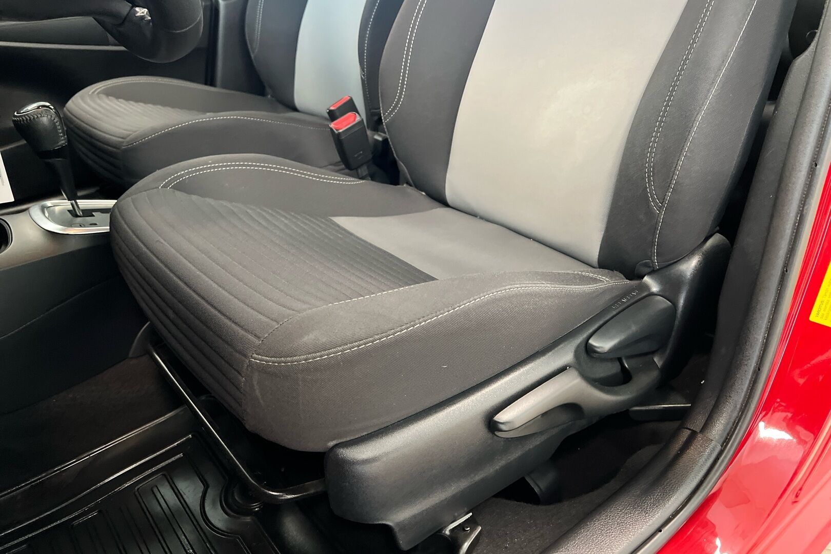 Toyota Yaris iso kuva 19