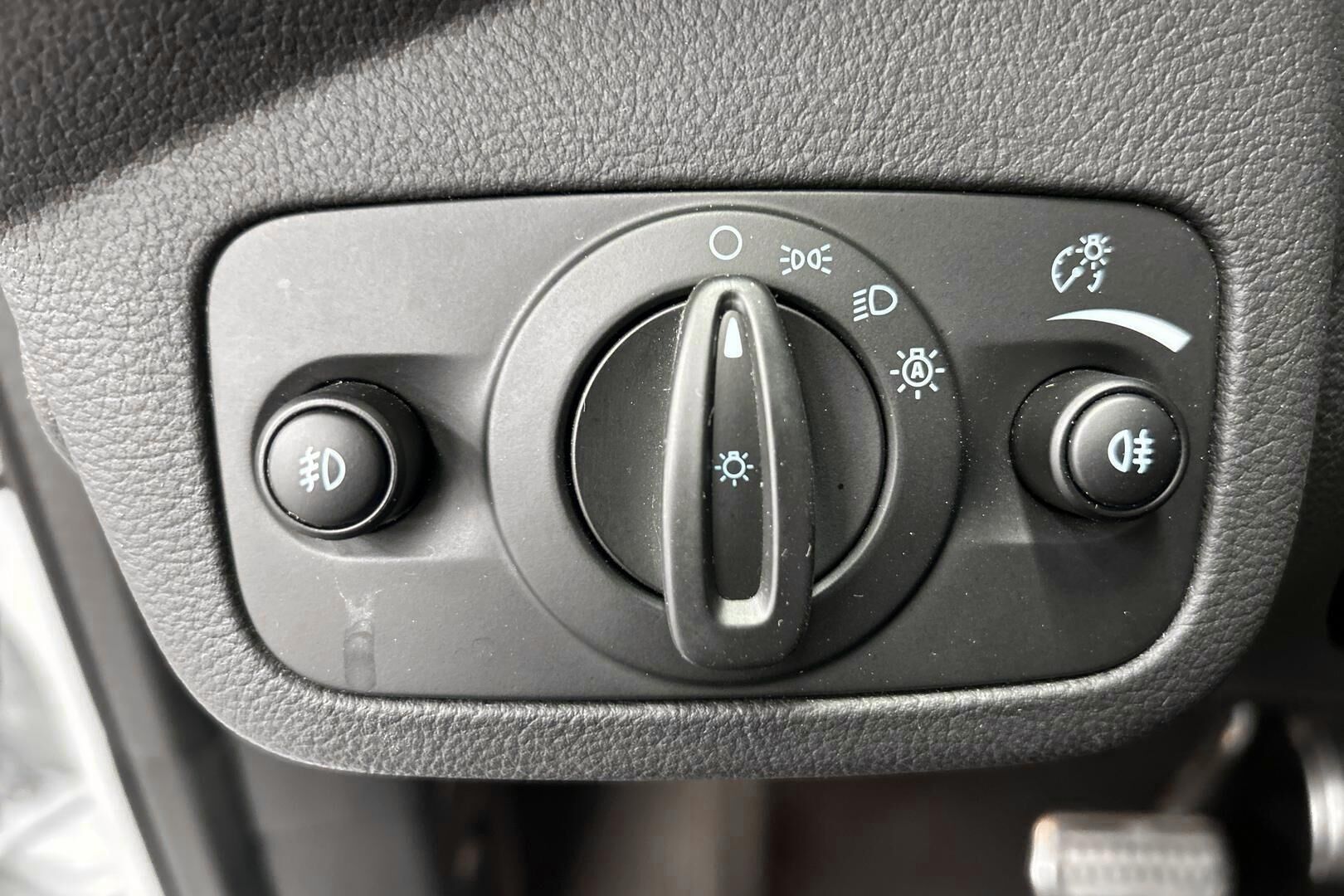Ford Kuga iso kuva 12