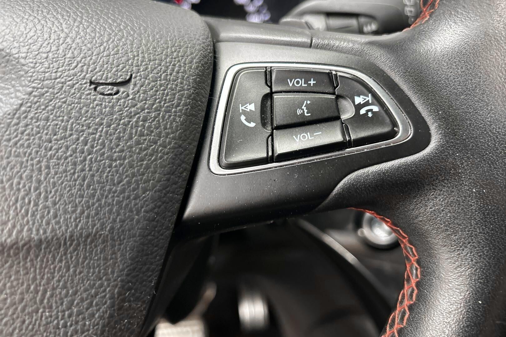 Ford Kuga iso kuva 14