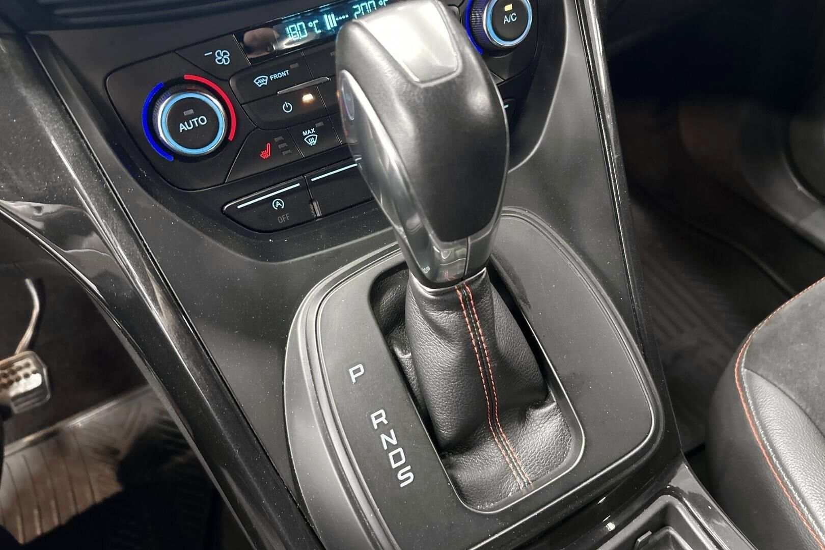 Ford Kuga iso kuva 20