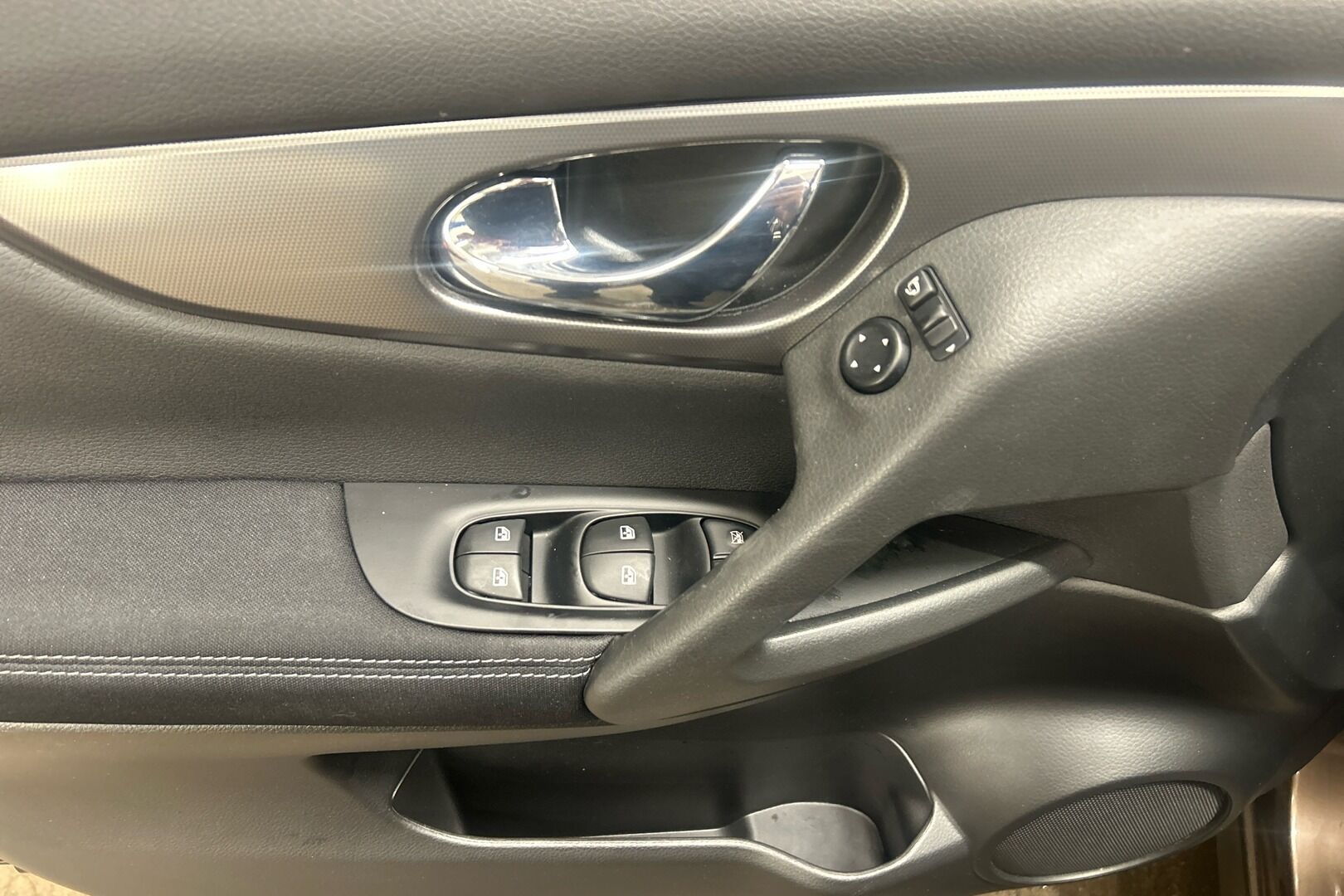Nissan Qashqai iso kuva 16