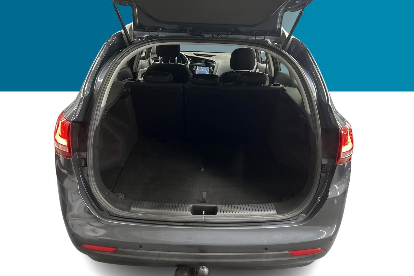 Kia cee'd iso kuva 11