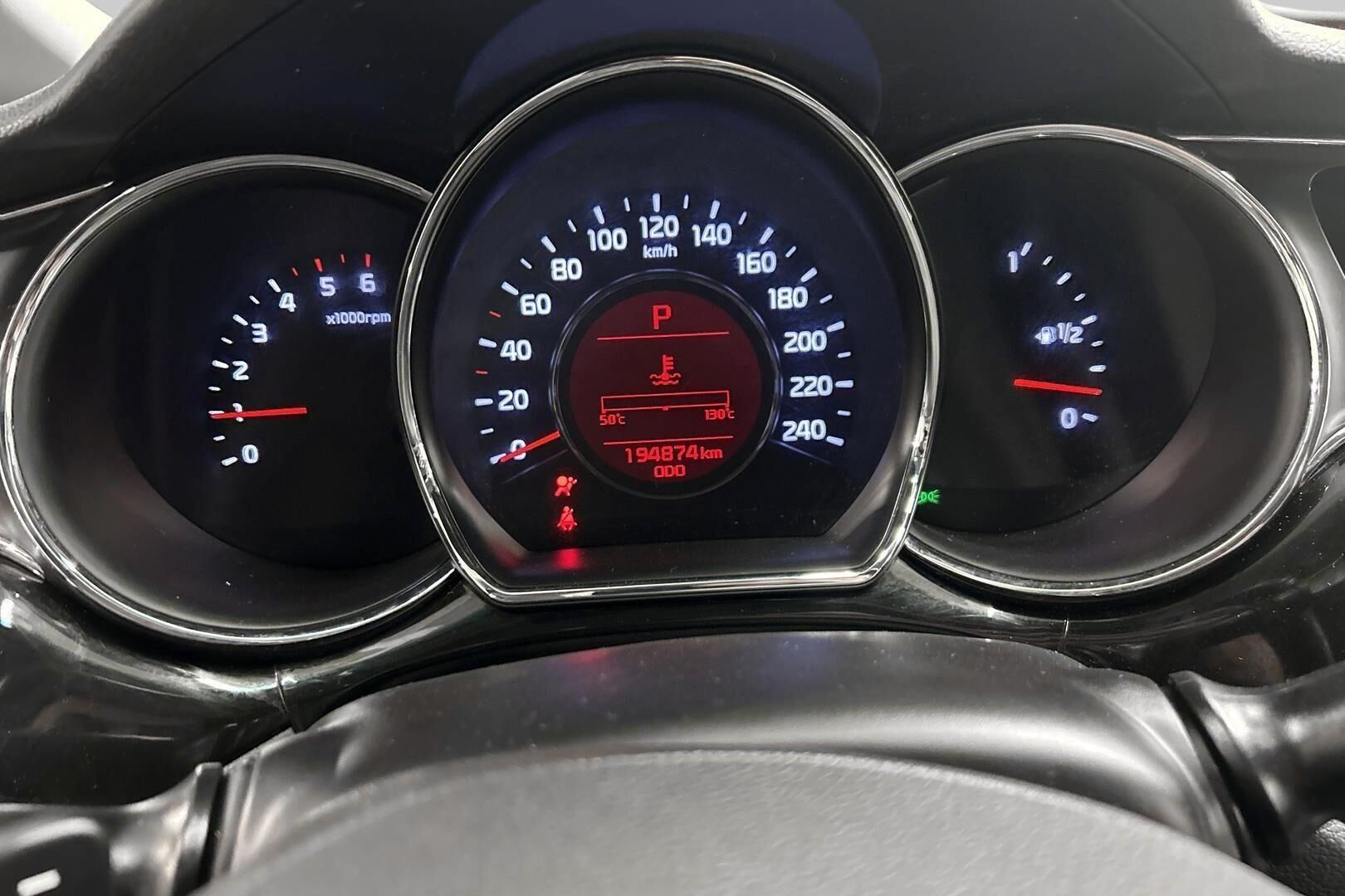 Kia cee'd iso kuva 13