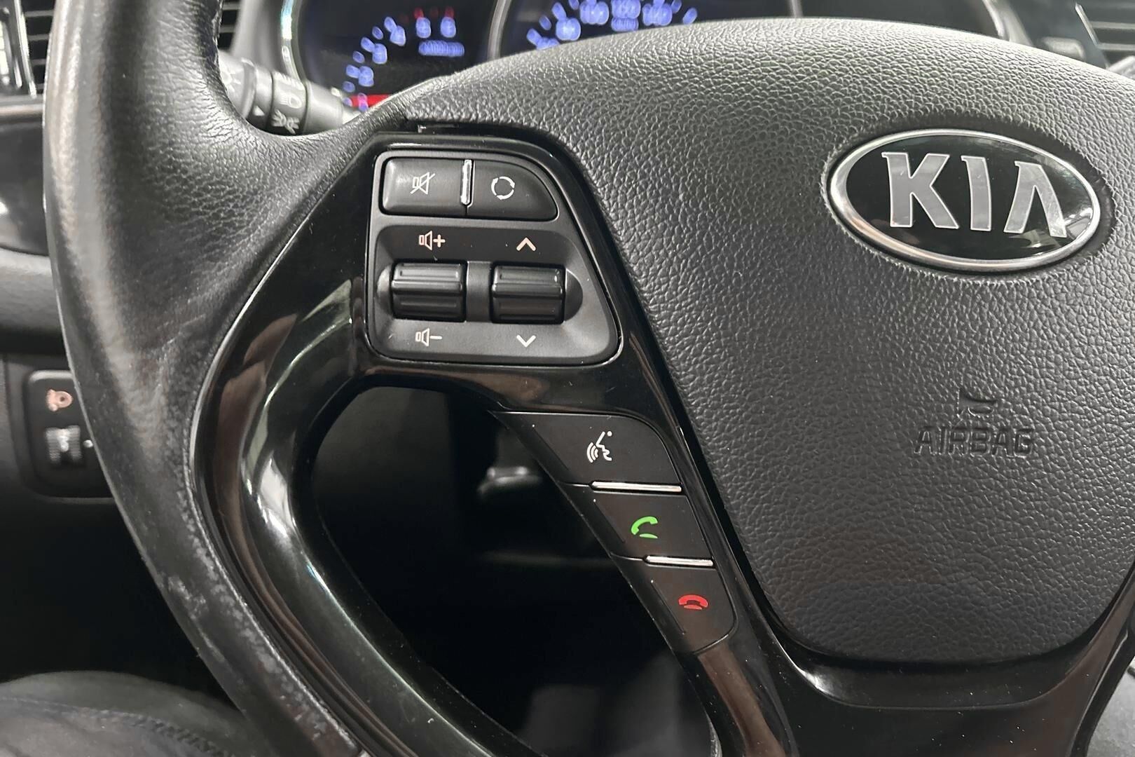 Kia cee'd iso kuva 14