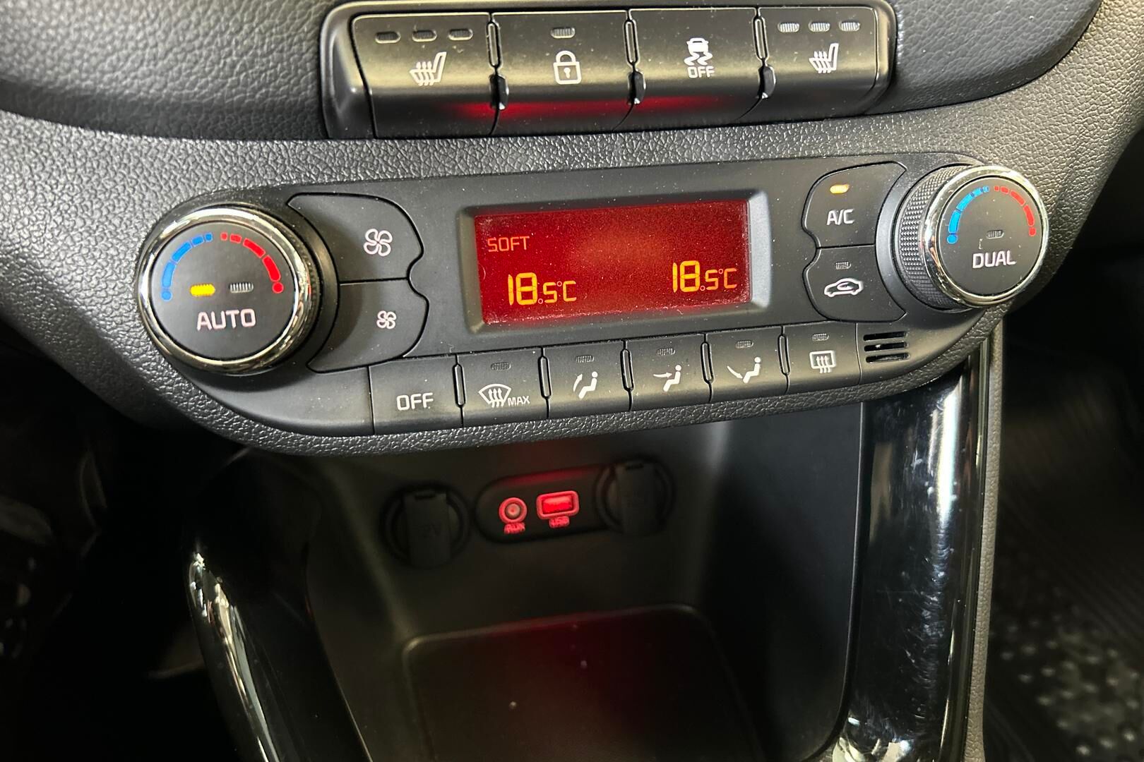 Kia cee'd iso kuva 18