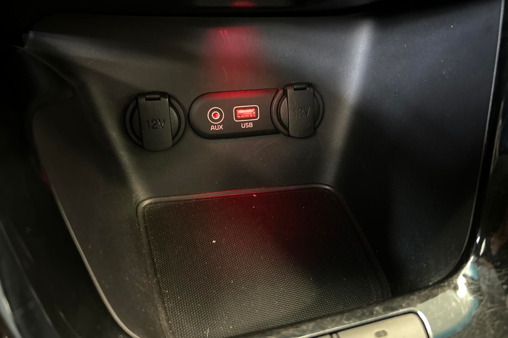 Kia cee'd iso kuva 19