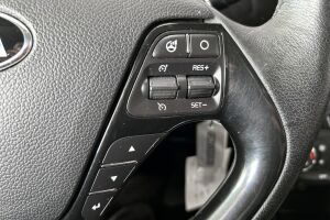 Kia cee'd esikatselu 23