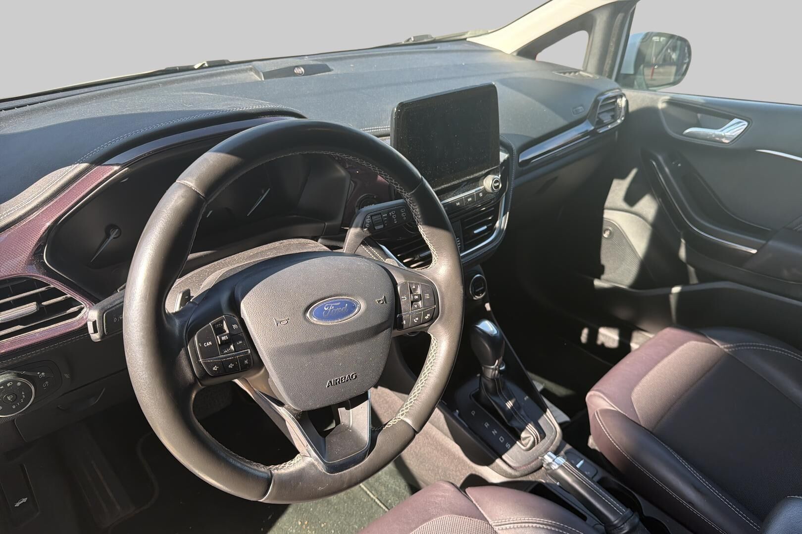 Ford Fiesta iso kuva 2