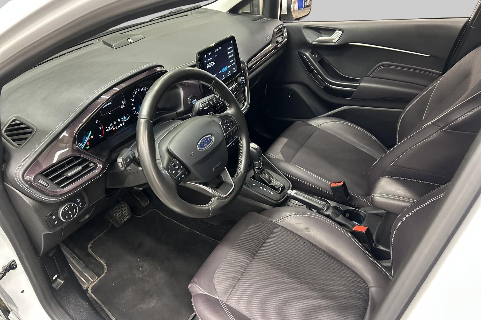 Ford Fiesta iso kuva 19